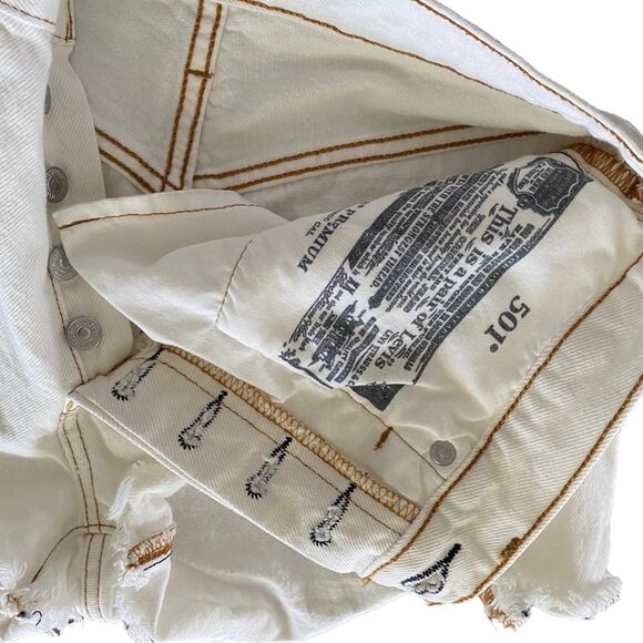 LEVI'S cotton high waisted white jean shorts - sz 27 - button closure - Picture 9 of 9